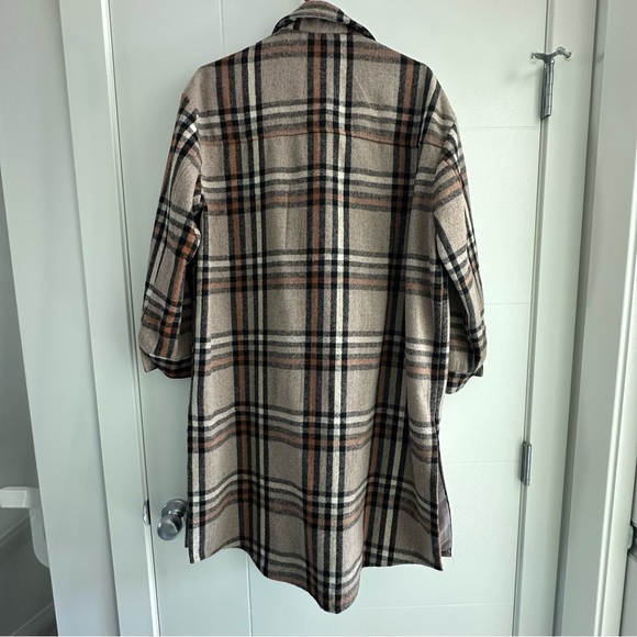 Oversized Checked Overcoat - Picture 5 of 8